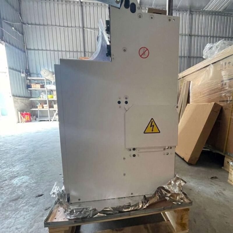 Mặt bên của tủ RMU Schneider 1 ngăn RM6, DE-I 630A 20kA/3s 24kV